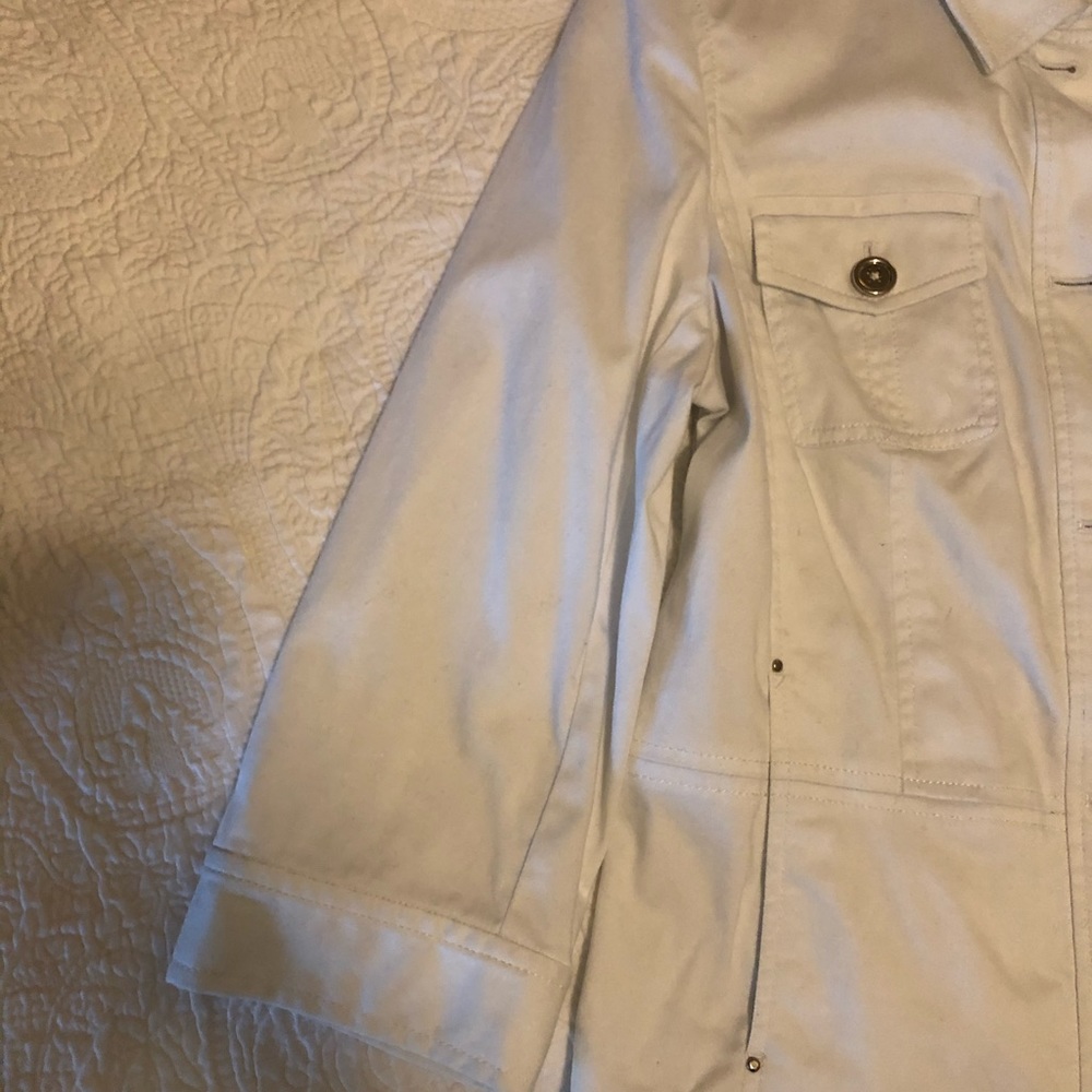 White jacket - Picture 4 of 8